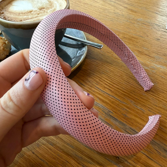 Tie-Pink-Punkte
