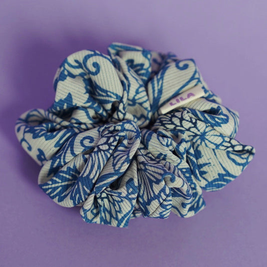 XL Upcycled flauschiger japanischer Kimono-Scrunchie – Delfter Blau