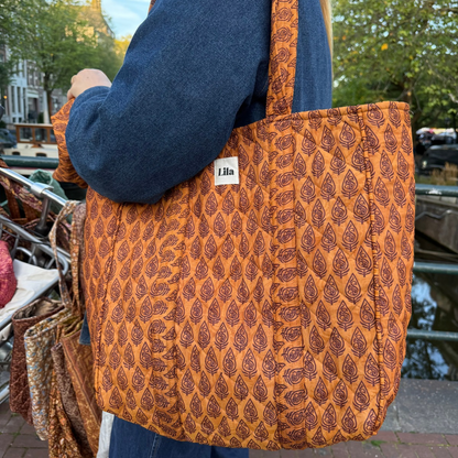 Upcycled tote - no. 5 - inclusief toilettas