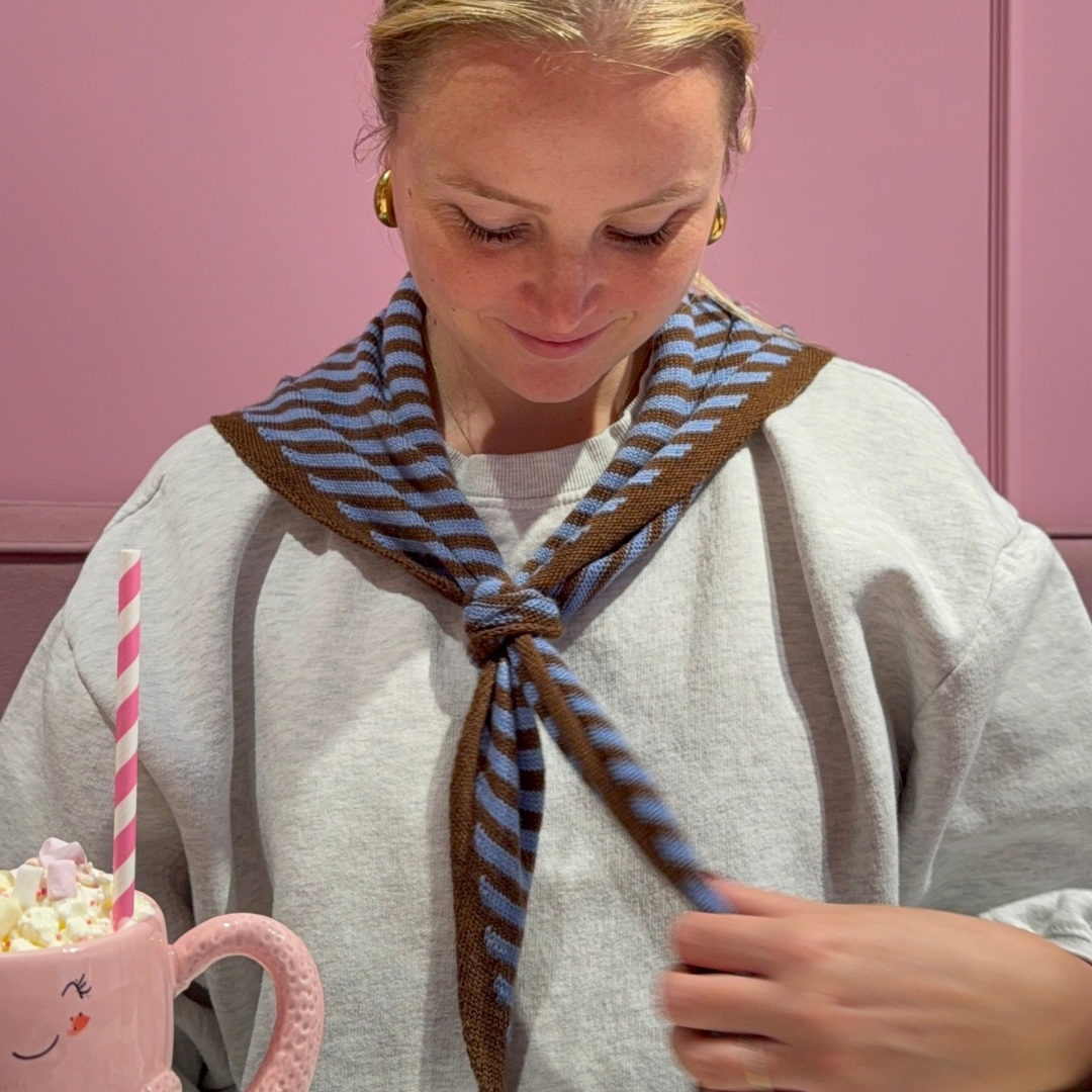 Dreiecksschal – Karamell – Blau & Brauner Streifen - Klein