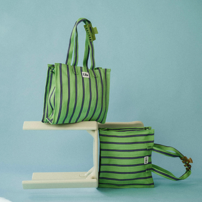 Recycelte Nylon-Tasche - Grün-Blau Gestreift